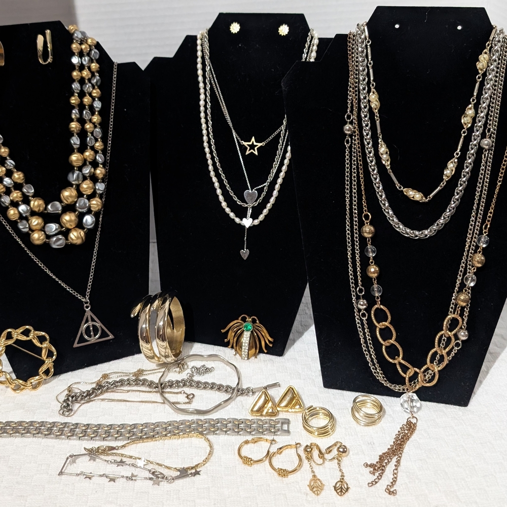 Mixed Gold & Silver Layered Women's Necklace Set - Unbranded